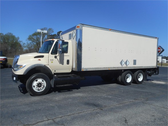 2005 INTERNATIONAL WORKSTAR 7600 19954CON - White's International ...