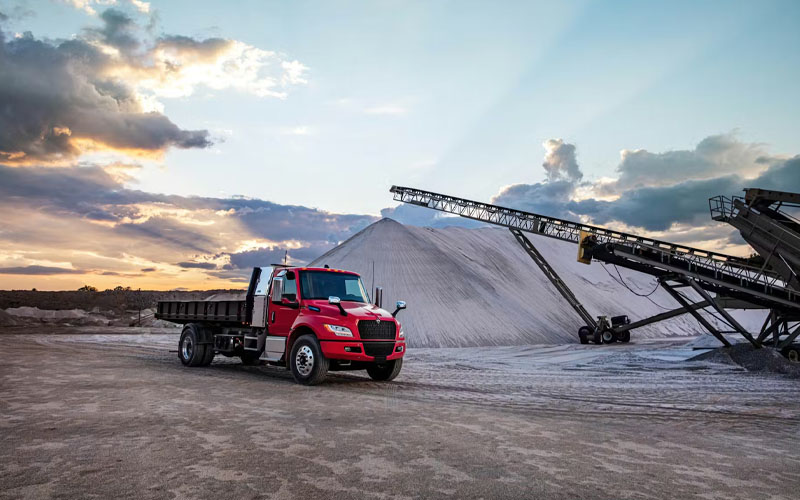 International (Navistar) eMV Series (MV60E) International (Navistar) eMV Series (MV60E) - image 3 of 4